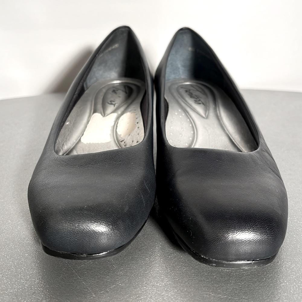 Trotters Black Dress Shoes Size 6M 1.25” Wedge Heel Semi High Heeled Comfortable